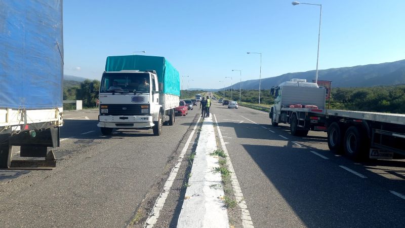 Pobladores de Palo Labrado cortan ruta por falta de agua