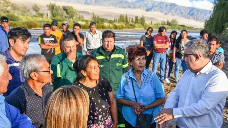 Inició la esperada obra del puente sobre Río Abaucán