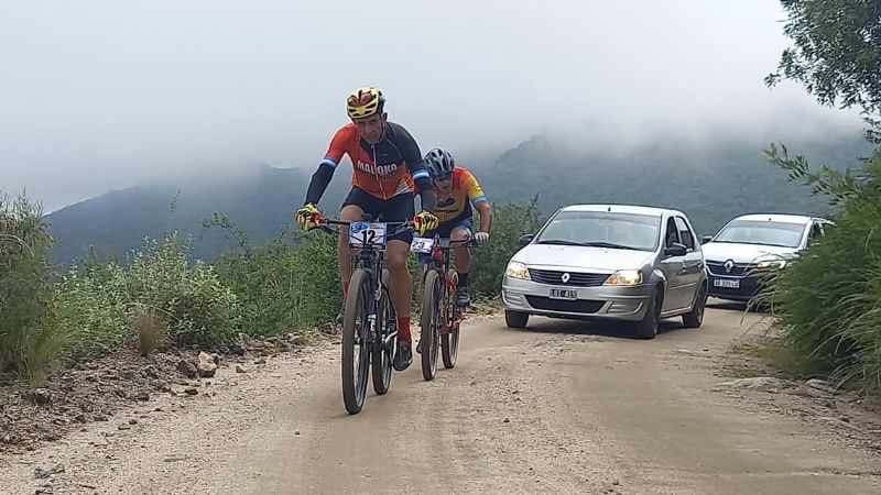 El MTB desafía la cuesta en Minas Capillitas