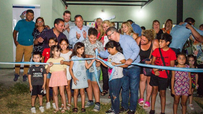 El Gobierno inauguró 4 nuevos SUM en centros vecinales de la Capital