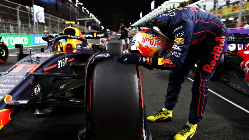 “Checo” Pérez largará en punta en Arabia Saudita