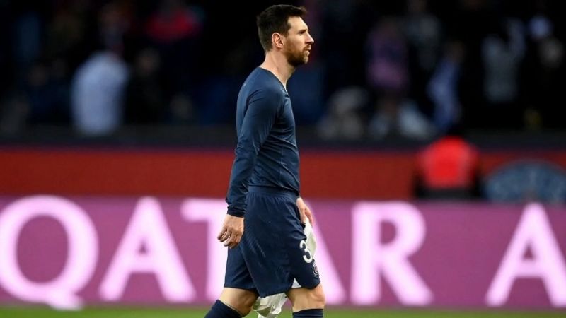 El PSG perdió de local y se fue silbado