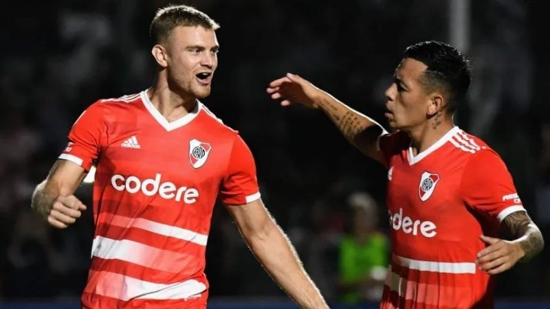 River ganó y es líder; Banfield “comió tallarines”