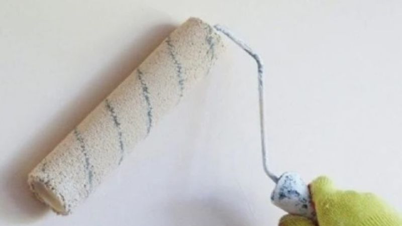 El Municipio capitalino borra pintadas políticas