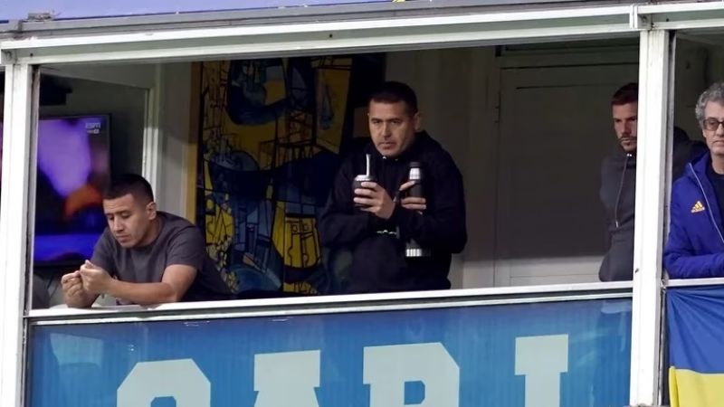 Tras el “tercero” de Instituto, Riquelme se fue