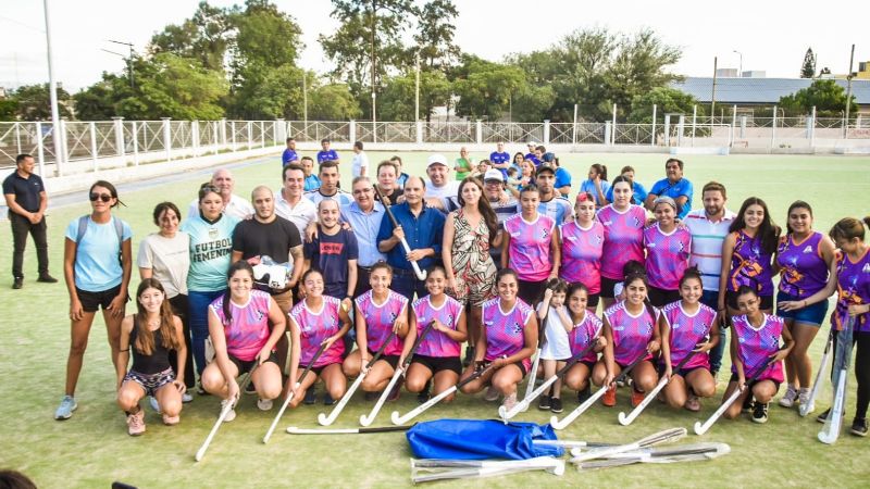 La secretaria de Deportes de la Nación entregó elementos deportivos a clubes