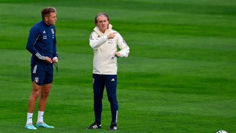 Retegui, titular en la primera práctica con Italia