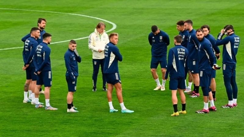 Retegui, titular en la primera práctica con Italia