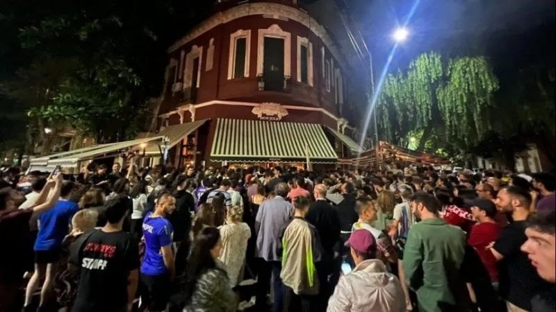 Messi fue a comer a una parrilla y revolucionó Palermo