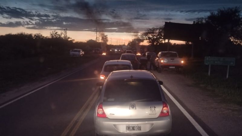 Alumnos de Pajonal, Siján, Bañado de Ovanta, tomaron escuelas