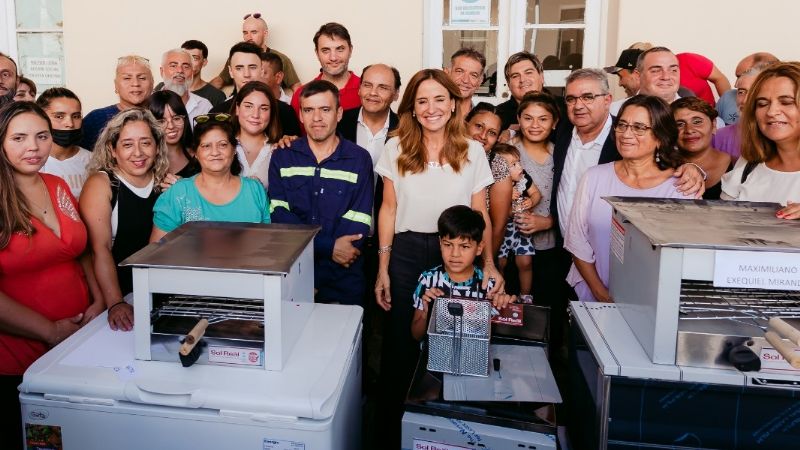 Entrega de herramientas para emprendedores de la Capital