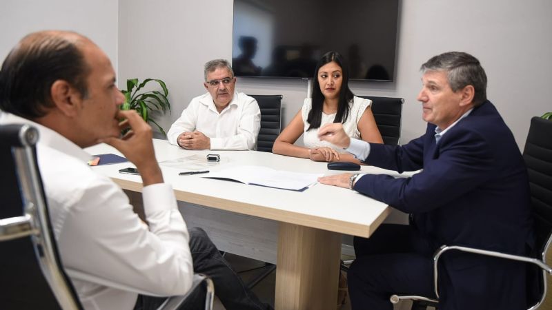 Gustavo firmó un convenio con el programa nacional “PRODECO”