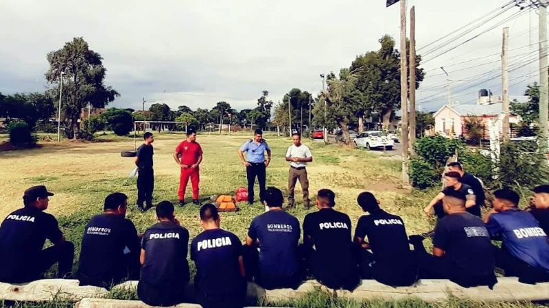 Bomberos de la Policía iniciaron una capacitación