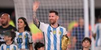 MESSI con su esposa Antonella y sus tres hijos dando la vuelta olípica en el Monumental.