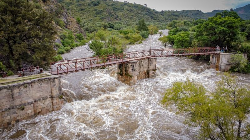 Se encuentran cerrados los cruces de río en Fray Mamerto Esquiú