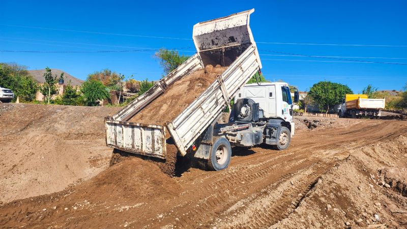 Saujil: más áreas y empresas se sumaron al operativo de la municipalidad