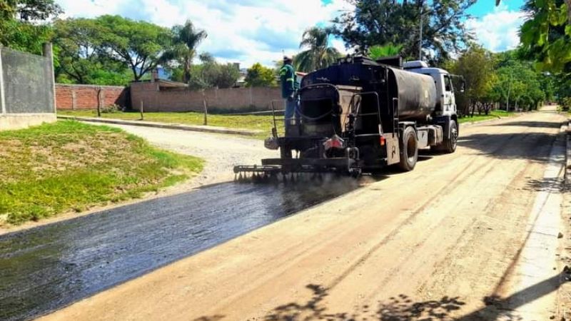 Iniciaron las obras de asfaltado en Los Altos
