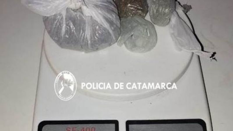 Tenían una balanza y marihuana en el Mirador del Jumeal
