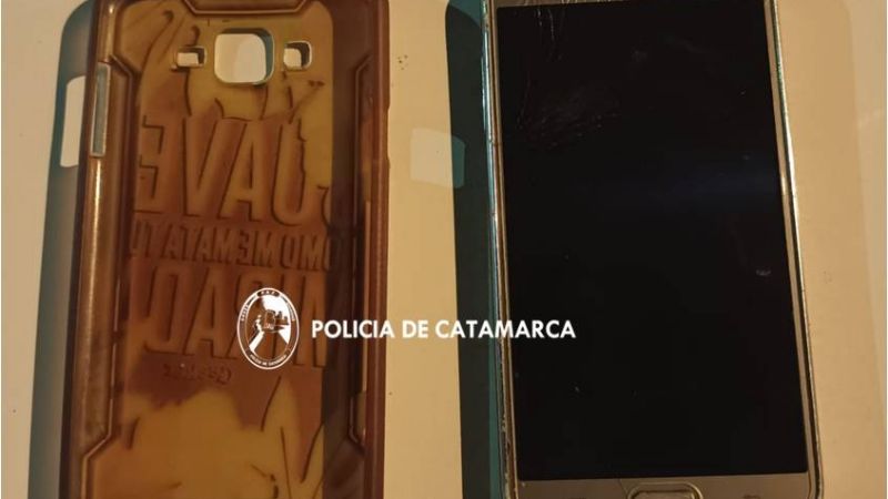 Policías recuperaron un teléfono celular sustraído