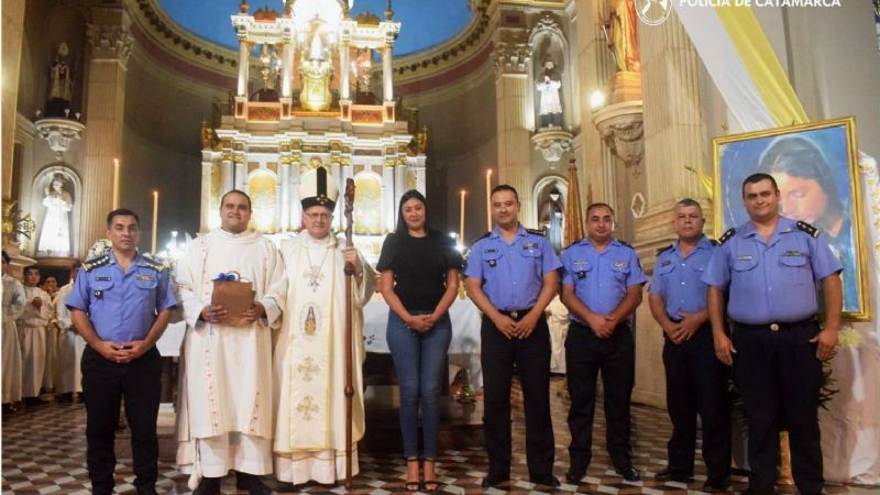 Inédito: Un cabo de la policía fue ordenado diácono y pronto como sacerdote