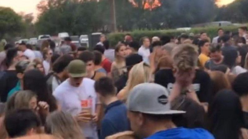 A través de un llamado telefónico, policías cortaron un "after"