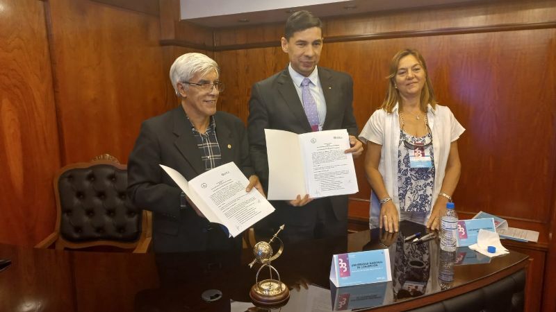 La UNCA firmó convenios con Universidades de Brasil y Paraguay