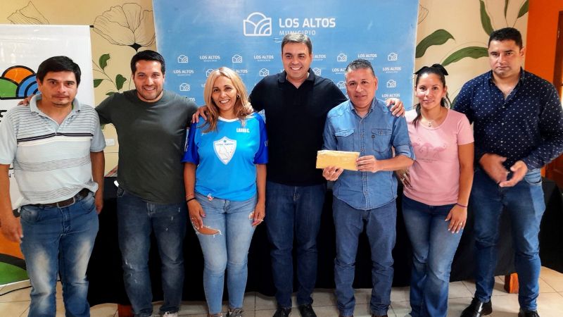 Entrega de aportes económicos a clubes de Los Altos