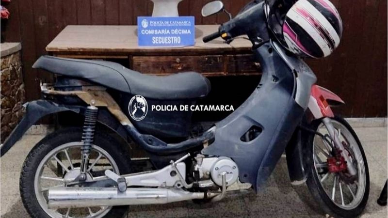Llevaban un bidet en la moto, que era robado