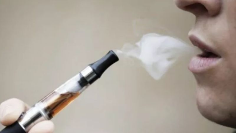 Prohíben la importación y comercialización de vapeadores en el país