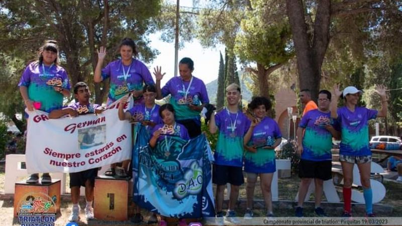 Los Tritones se destacaron en triatlón y atletismo
