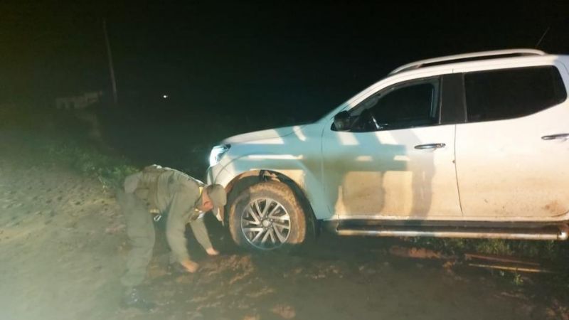 Abandonan una camioneta de alta gama con más de 17 kilos de cocaína