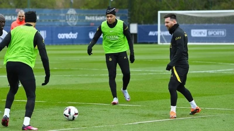 Barcelona reconoció contactos con allegados a Messi