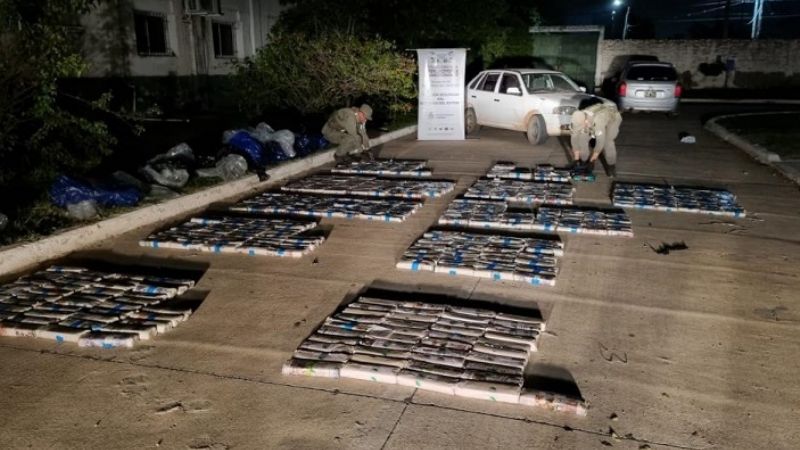 Incautan 815 kilos de hojas de coca