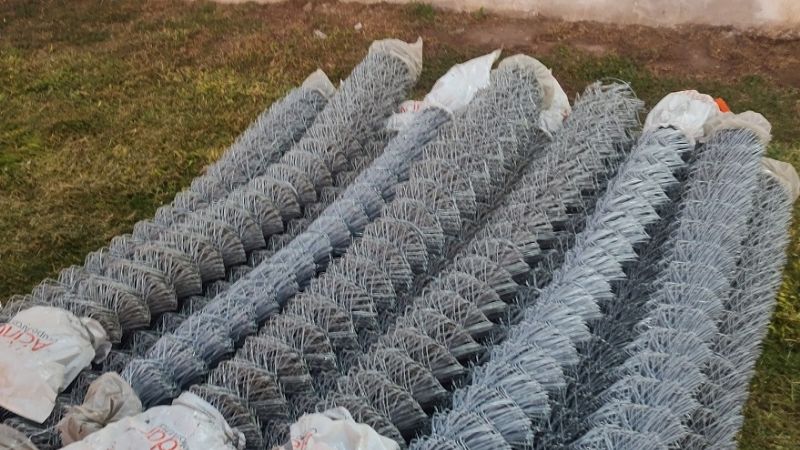 Entrega de materiales de la Vivienda a clubes chacareros