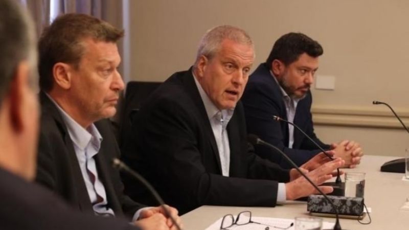 Proponen a docentes y no docentes universitarios un aumento salarial del 30%