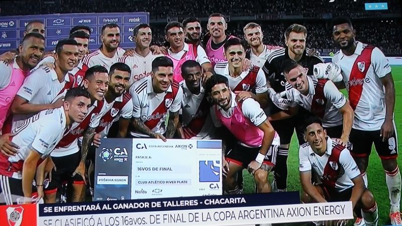 River goleó a Racing de Córdoba y está en 16vos.