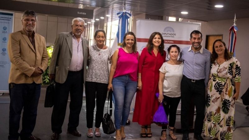 Ginocchio presentó la muestra “Catamarqueñas” en el Congreso