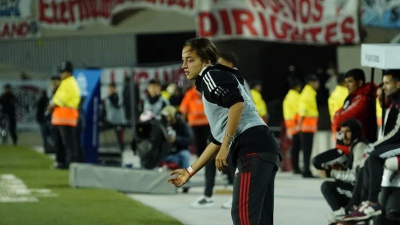 River es líder porque jugó con “12” frente a Unión