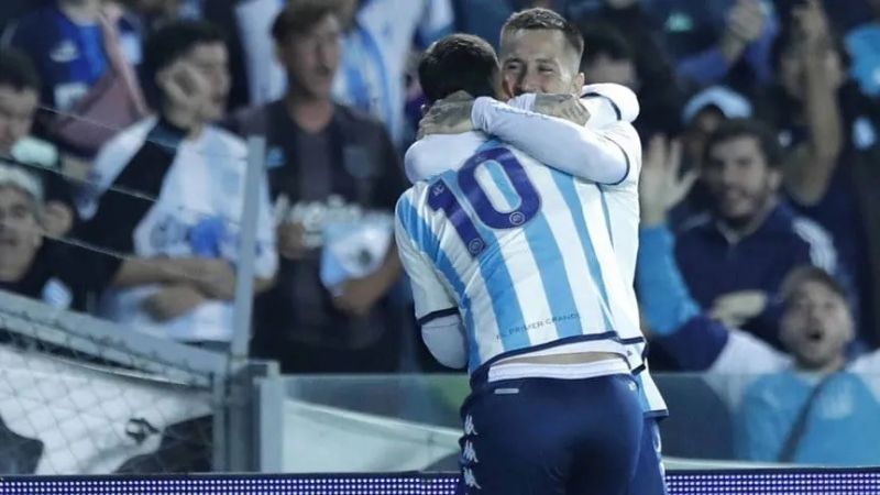 Racing ganó y es escolta con San Lorenzo, que empató
