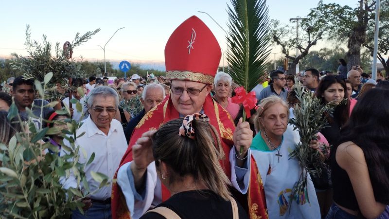 Multitudinaria peregrinación a la Gruta de la Virgen