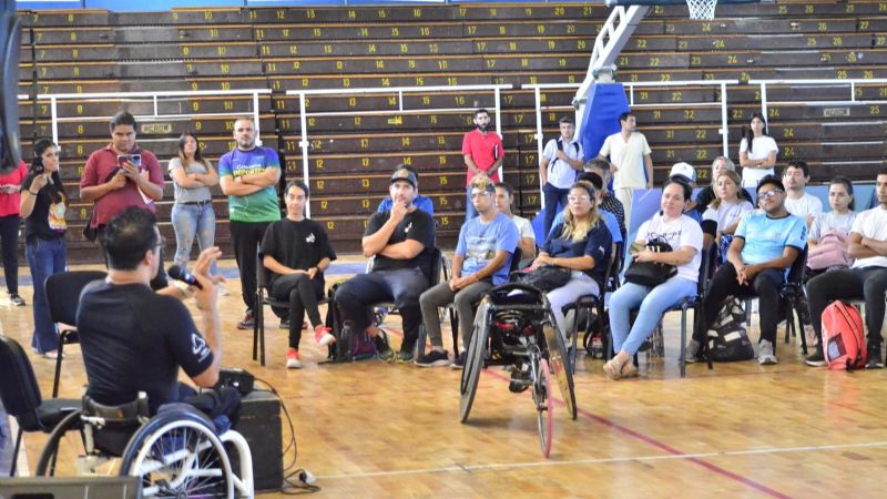 Charla motivacional del atleta paralímpico Alejandro Maldonado