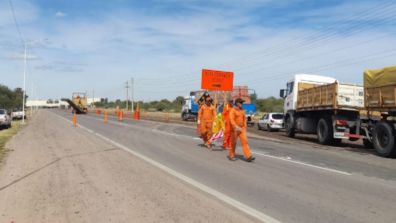 Por trabajos en calzada, transitar con precaución por Ruta Nacional 157