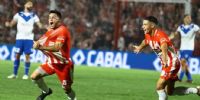 BOCHI festeja su gol para Instituto, ante Vélez, en lta Córdoba.