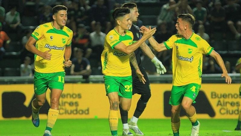 Defensa golea y arrima; triunfazo de Instituto