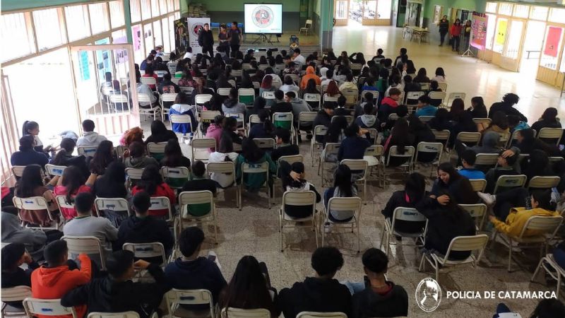 Personal de Drogas Peligrosas brindó charlas informativas y de concientización