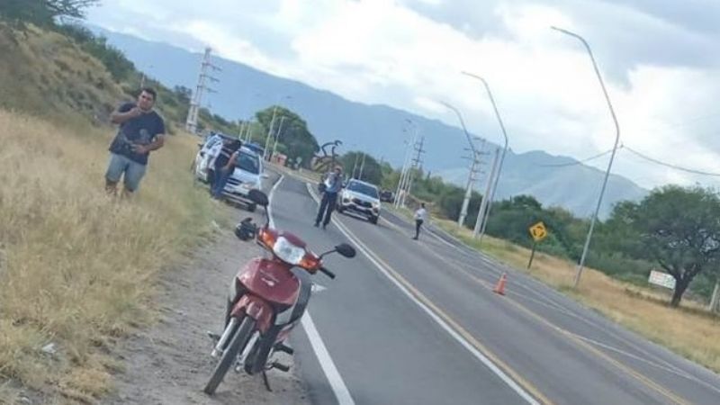 Motociclistas fueron embestidos por un carro