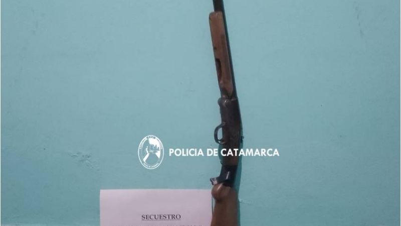 Lo desalojaron del hogar y le secuestraron una escopeta