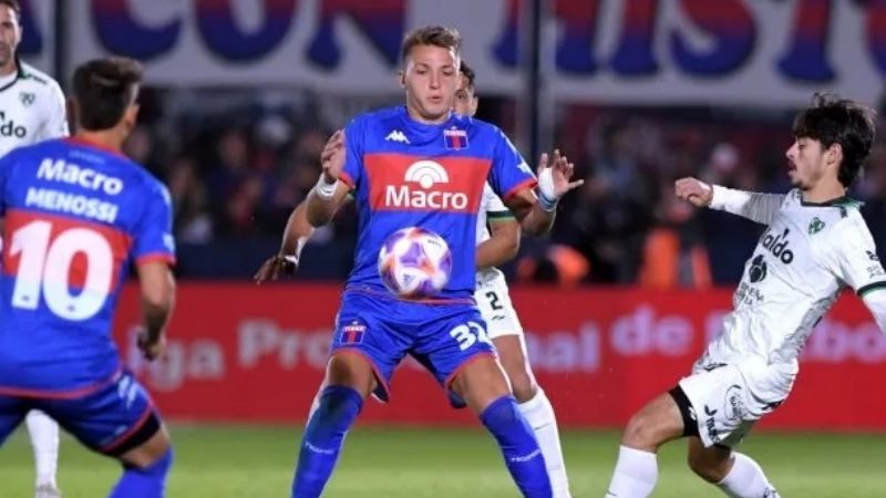 Tigre venció a Sarmiento, que se complica abajo