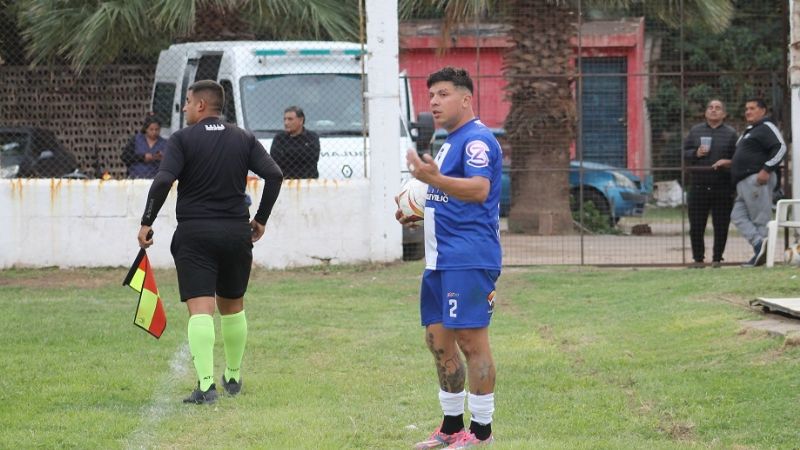 Defensores de Esquiú goleó 4-0 a Las Pirquitas