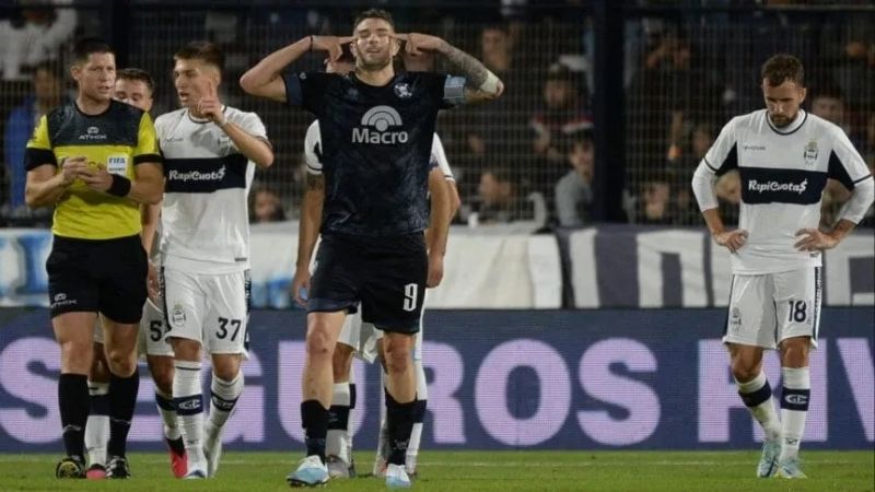 Belgrano y Defensa ganaron y se prenden terceros